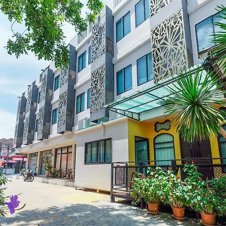 The Little Nest Phuket Hotel Exterior photo